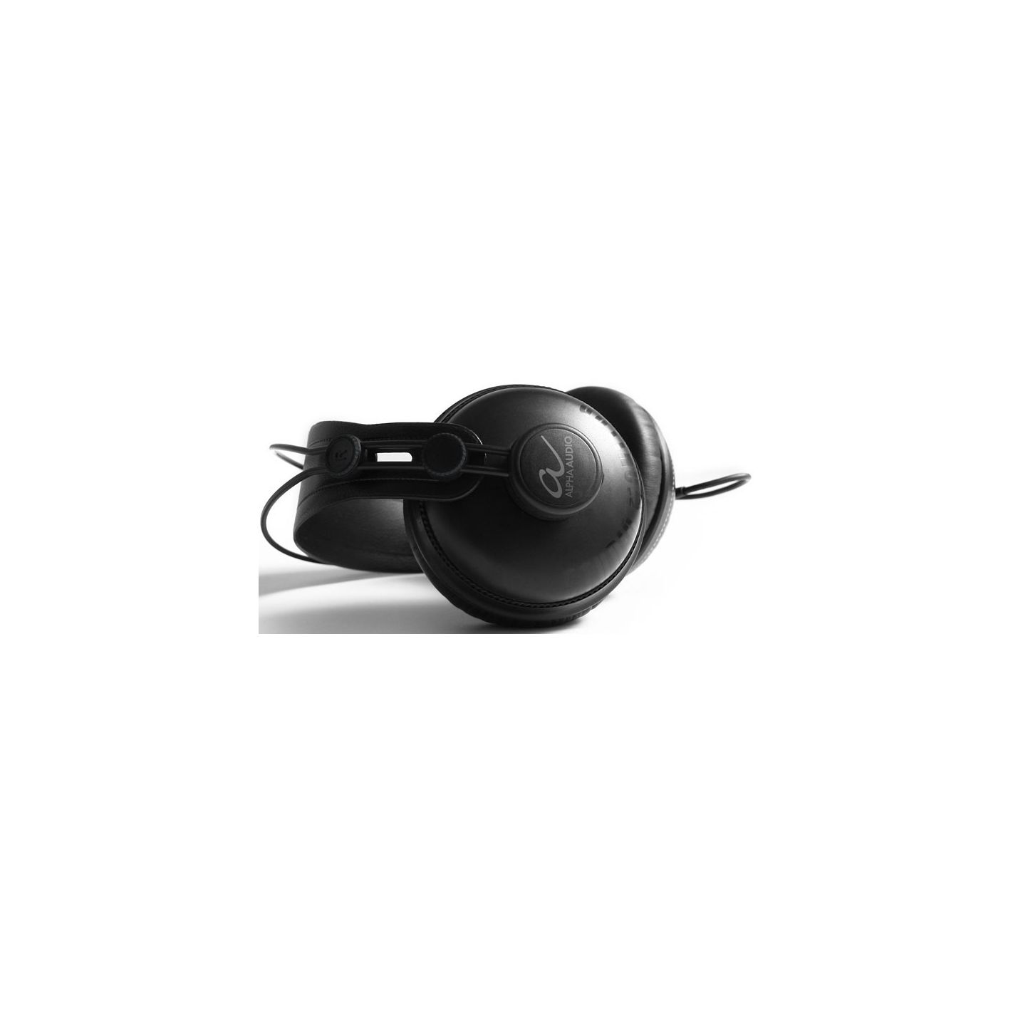 ALPHA AUDIO HP THREE CLOSE