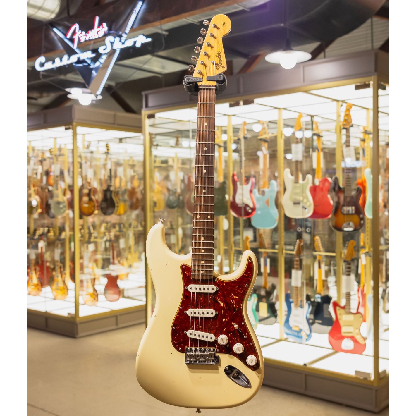 FENDER CUSTOM SHOP POSTMODERN STRATOCASTER JOURNEYMAN RELIC CC HW AGED VINTAGE WHITE