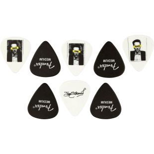 FENDER STRUMMER PICK TIN MED X8